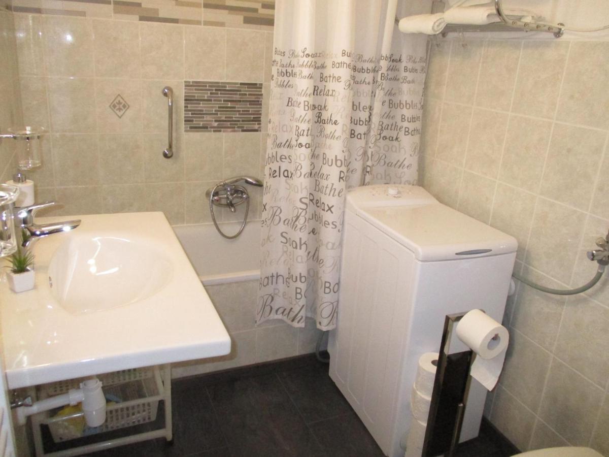 Ferencesek Apartman Pécs Esterno foto