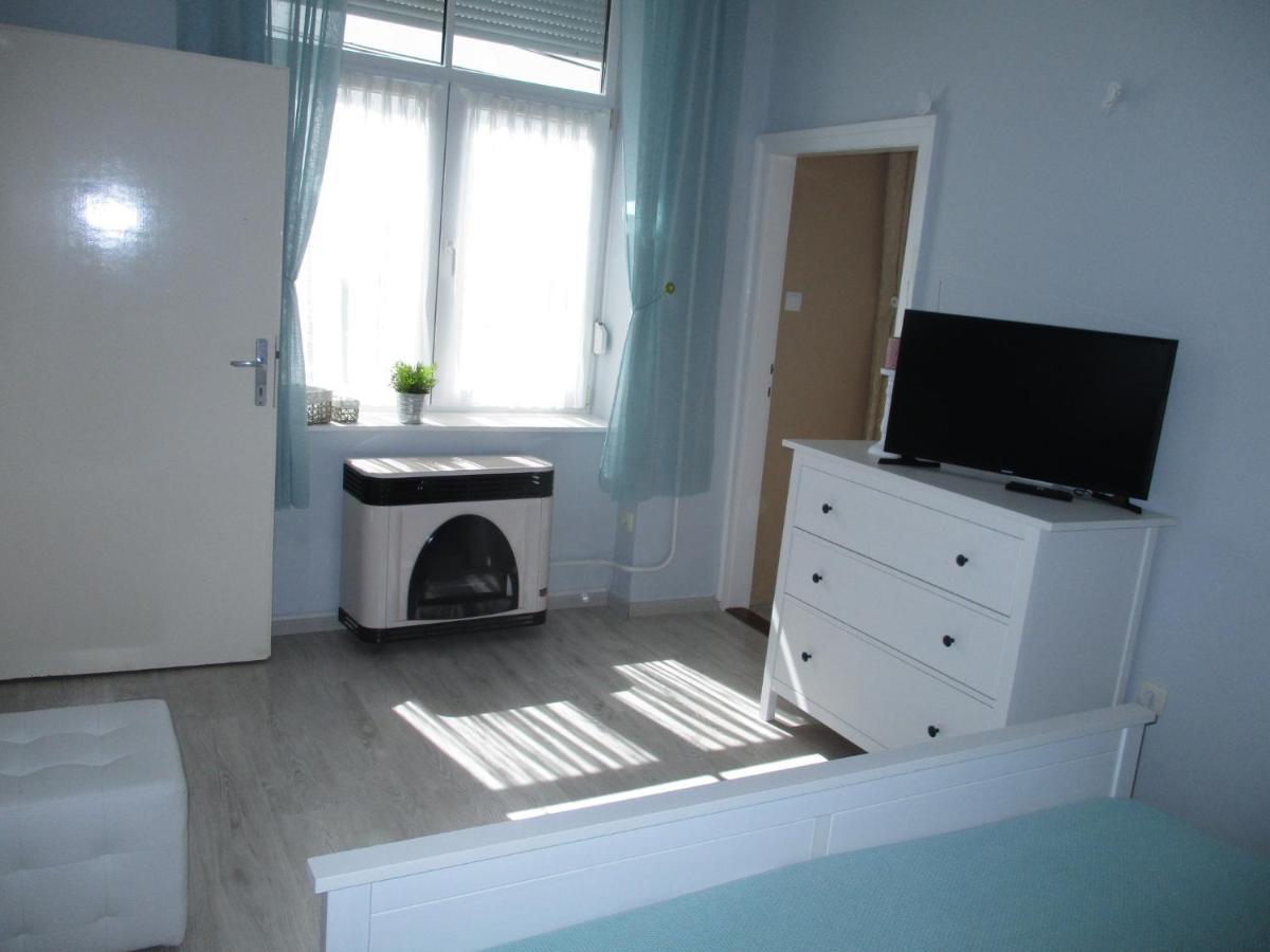 Ferencesek Apartman Pécs Esterno foto
