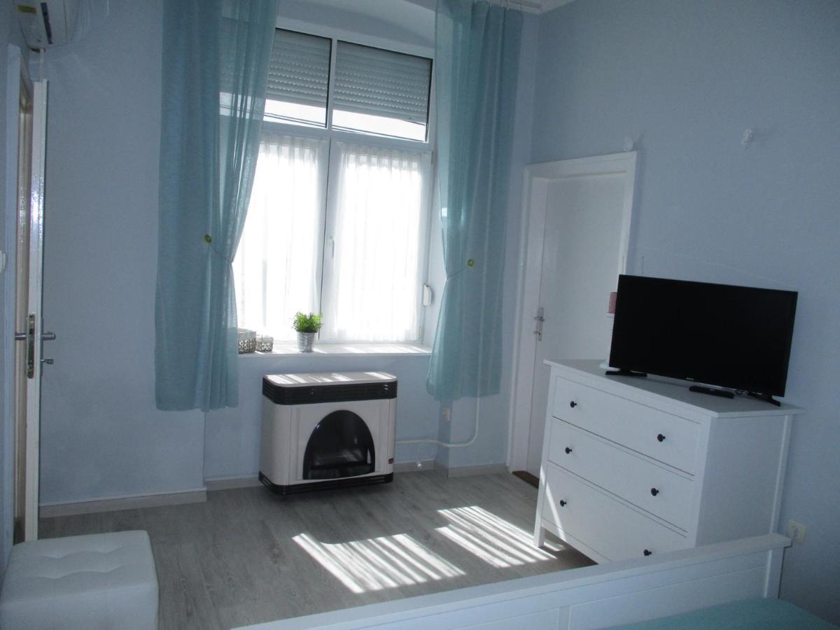 Ferencesek Apartman Pécs Esterno foto