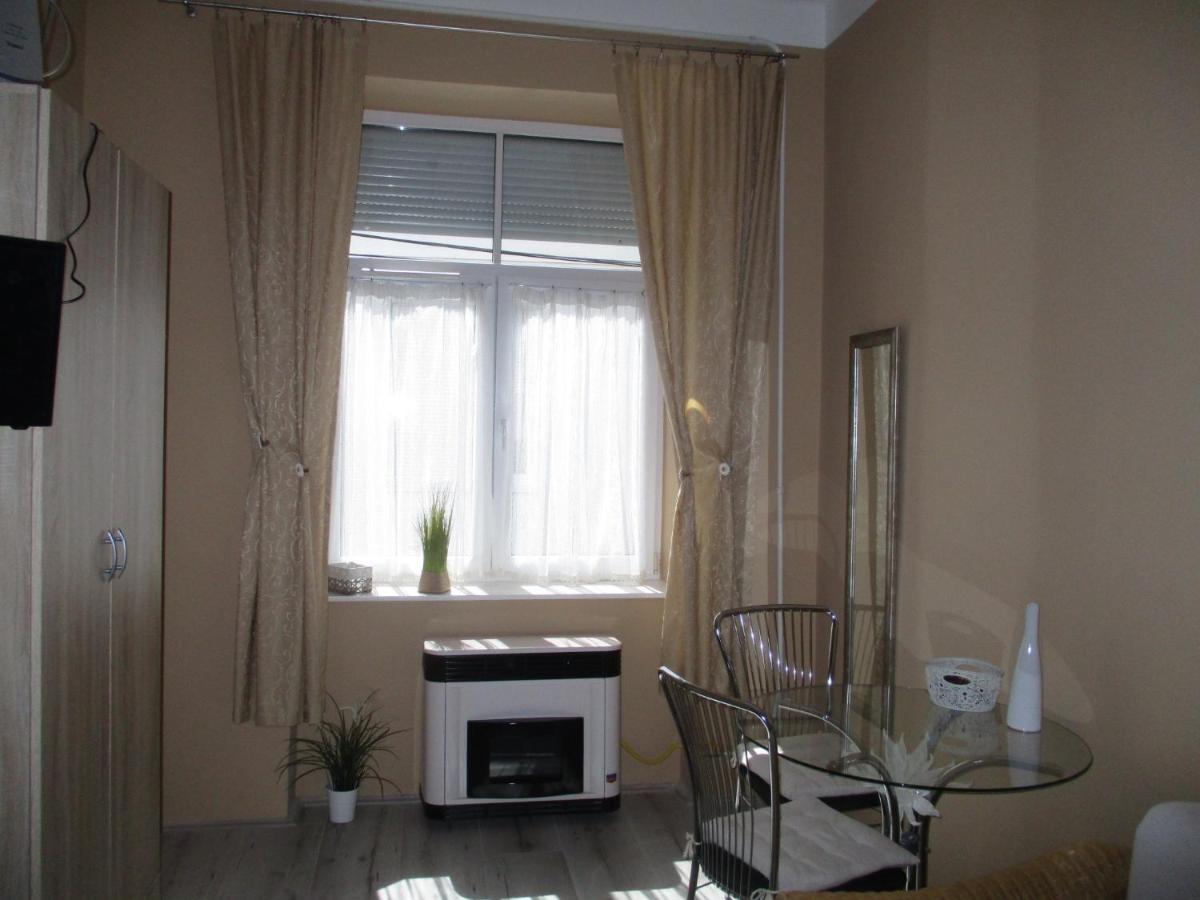Ferencesek Apartman Pécs Esterno foto