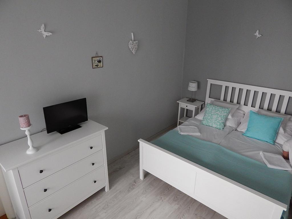 Ferencesek Apartman Pécs Esterno foto